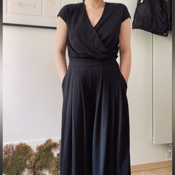 Halara Black Short Sleeve Plicated Wide Leg Flowy Waffle Jumpsuit | NEW/!!💜🖤 - Picture 9 of 11